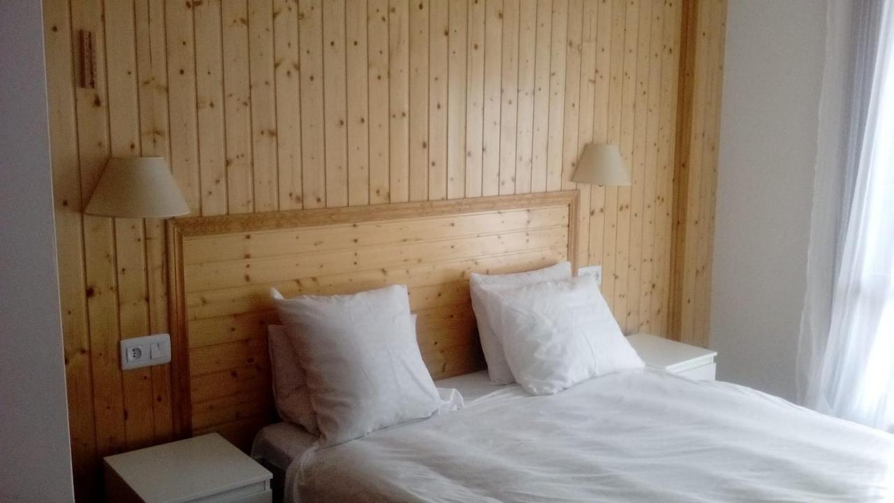 Agradable apartamento con jardín privado en Cerler Exterior foto